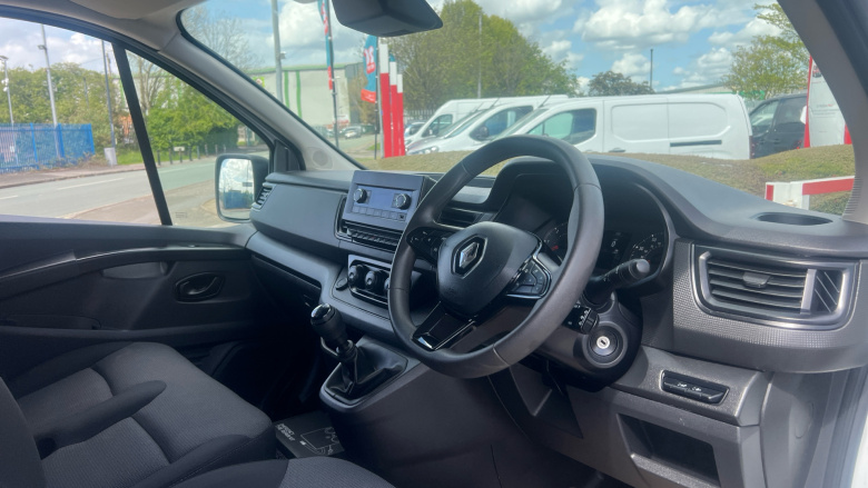 Renault Trafic Swb Diesel SL28 Blue dCi 130 Business Van